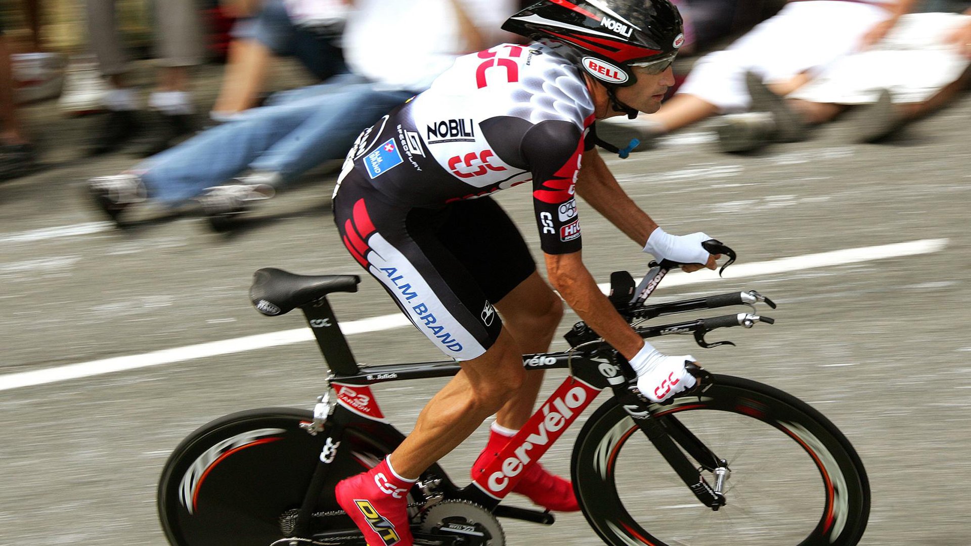 76人争冠征途首战告捷，小贾伦破纪录之夜闪耀